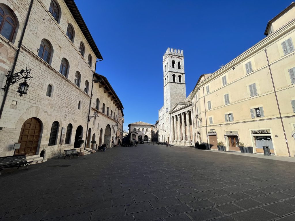 Assisi a piedi in due giorni : Trottole in Viaggio