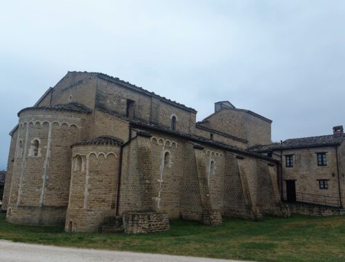 abbazia di sant'urbano apiro marche