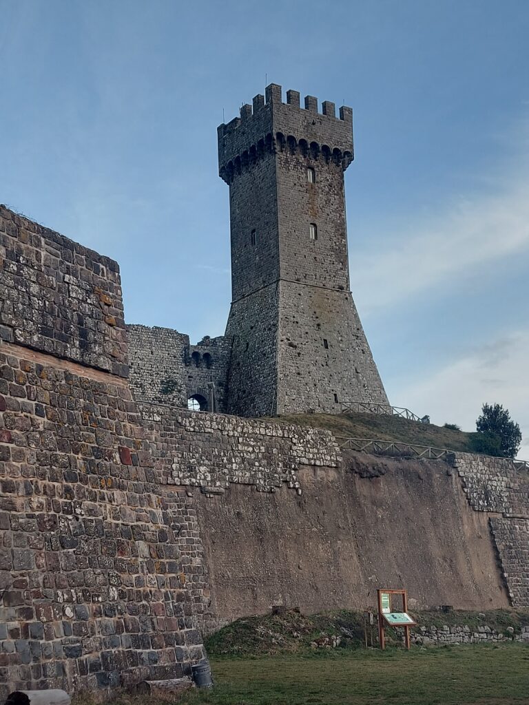 robin hood castello radicofani val d orcia