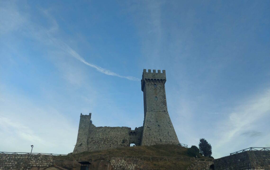 robin hood val d orcia castello di radicofani